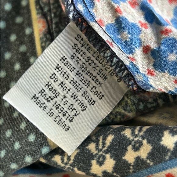 JOHNNY WAS Floral Silk Joggers - Picture 14 of 16